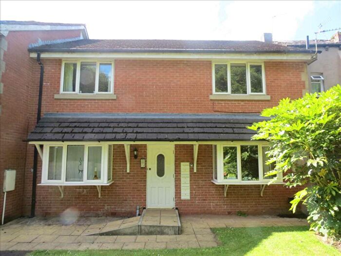 2 Bedroom Apartment To Rent In Bowling Court, Bar Lane, Blackburn Road, Bolton, BL1