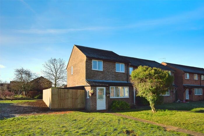 3 Bedroom End Of Terrace House To Rent In Dryden Avenue, Bicester, Oxfordshire, OX26