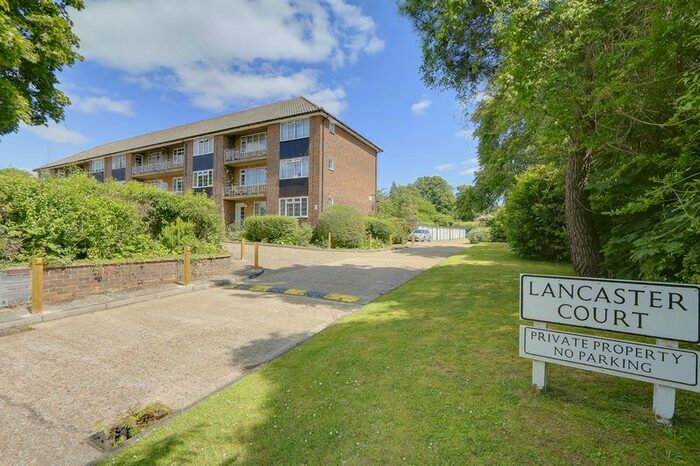 2 Bedroom Flat To Rent In Lancaster Court, Banstead, SM7