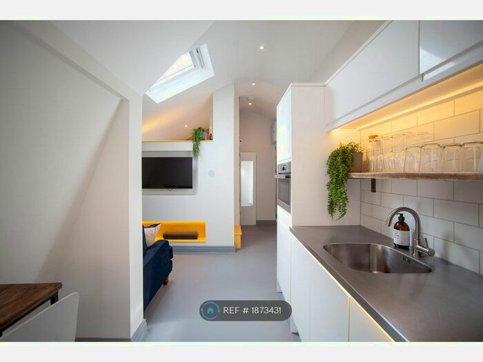 1 Bedroom Flat To Rent In Clare Street, Bristol, BS1