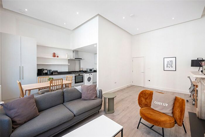 2 Bedroom Flat To Rent In Stanhope Mews West, London, SW7