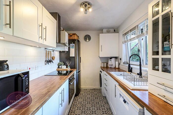 3 Bedroom Semi-Detached House For Sale In Catkin Drive, Giltbrook, Nottingham, NG16