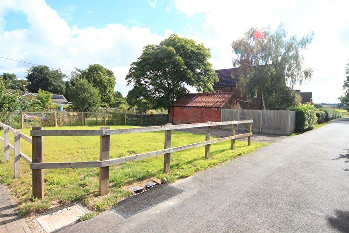 2 Bedroom Semi-Detached House For Sale In Dullingham Road, Newmarket, CB8