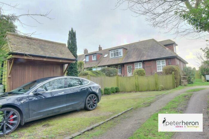 3 Bedroom Cottage To Rent In Sunniside Lane, Cleadon, Sunderland, SR6