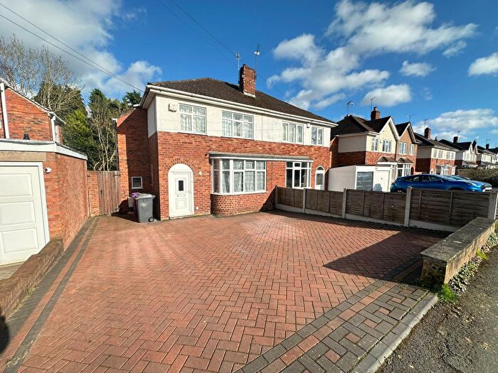 3 Bedroom Semi Detached House To Rent In The Avenue, Castlecroft, Wolverhampton, WV3