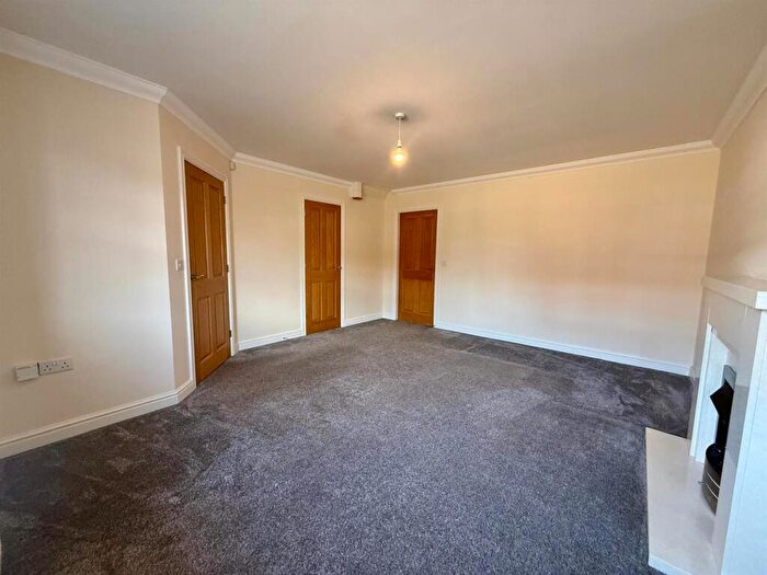 3 Bedroom Semi-Detached House To Rent In Ashfield Grove, Hasbury, Halesowen, B63