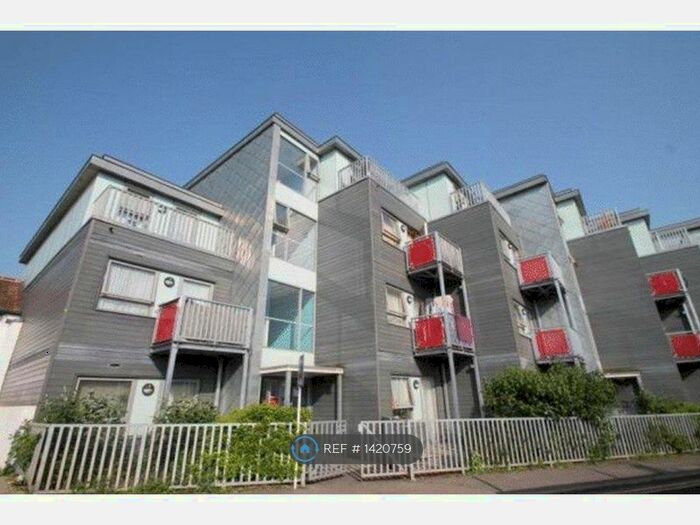 2 Bedroom Flat To Rent In Baker House, Croydon, CR0