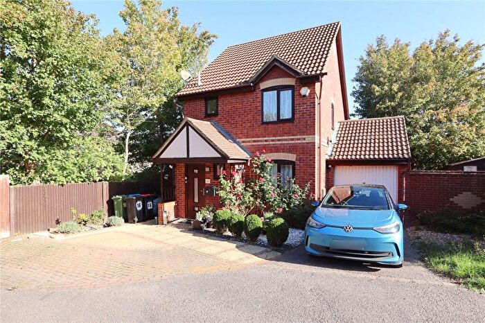 3 Bedroom Detached House For Sale In Blansby Chase, Emerson Valley, Milton Keynes, MK4
