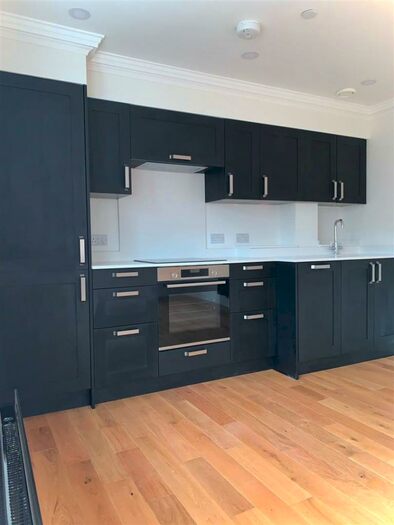 1 Bedroom Apartment To Rent In Mount Stuart Square, Cardiff, CF10