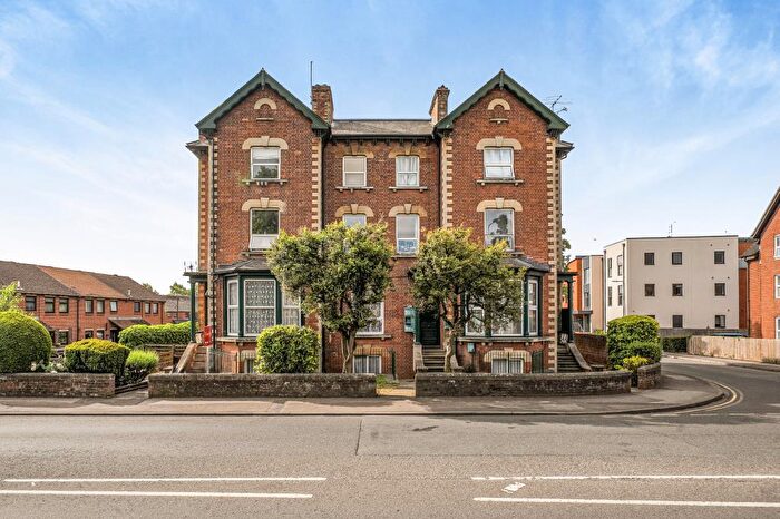 Flat For Sale In Newbury, Berkshire, RG14