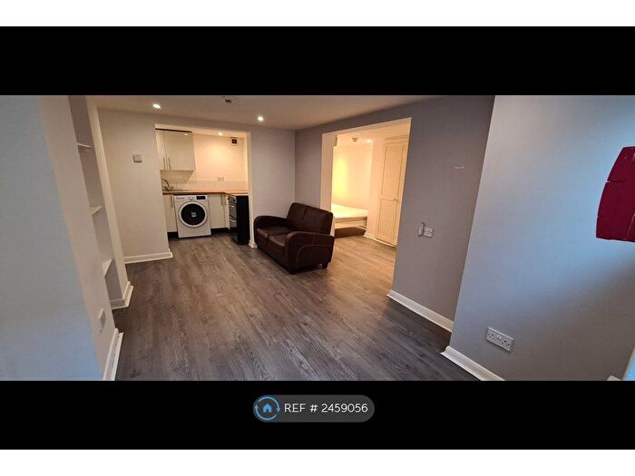 Studio To Rent In Roundhay, Leeds, LS8