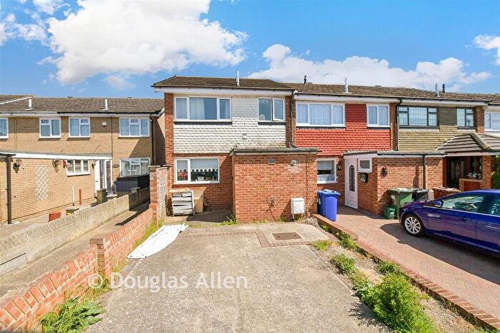3 Bedroom Terraced House For Sale In Howell Road, Thurrock, Essex, SS17