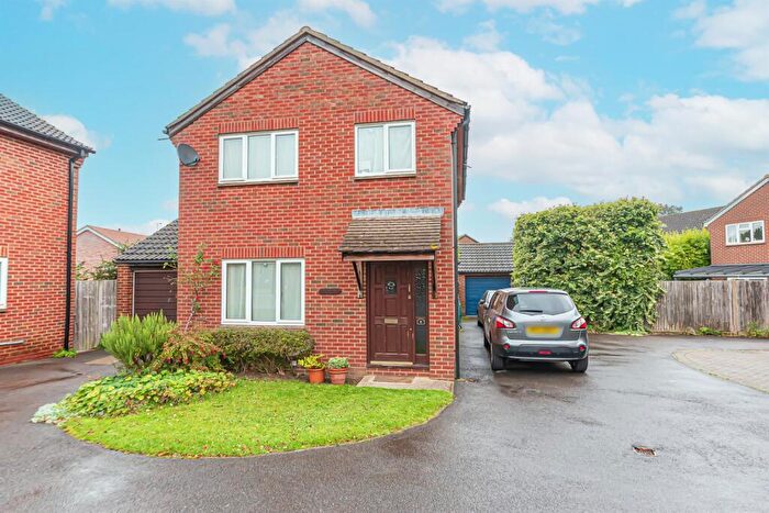 2 Bedroom Detached House To Rent In Opal Way, Wokingham, RG41