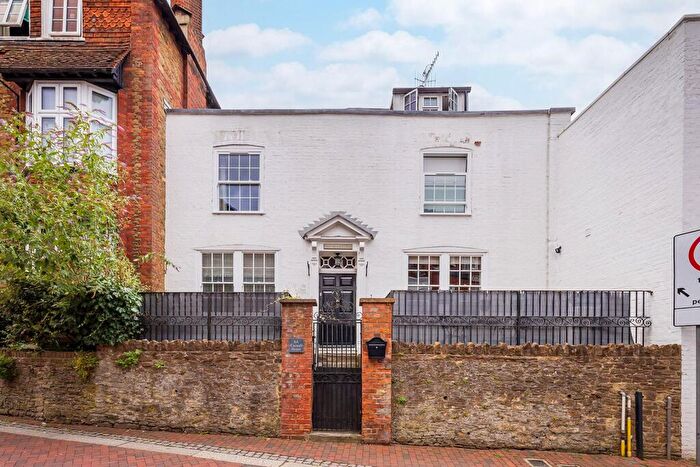 2 Bedroom Flat For Sale In Wharf Street, Godalming, GU7