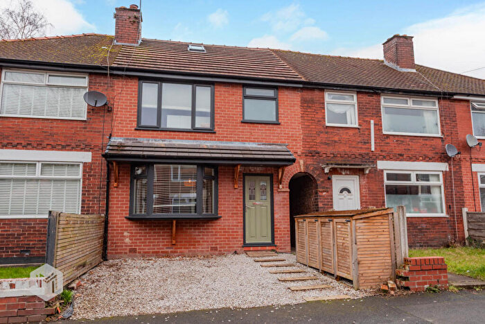 3 Bedroom Terraced House For Sale In Deepdale Drive, Pendlebury, Swinton, Manchester, M27