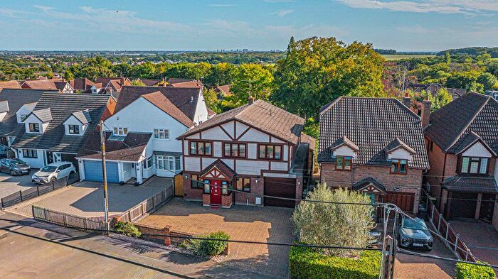 5 Bedroom Detached House For Sale In The Westerings, Hockley, SS5