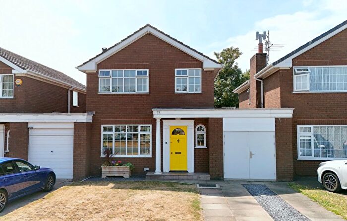 4 Bedroom Link Detached House For Sale In Vincent Close, Rhyl, LL18