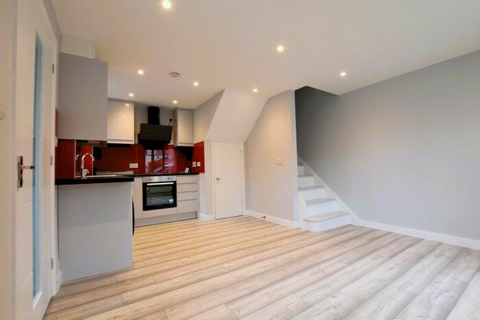 1 Bedroom End Of Terrace House To Rent In Asquith Close, Dagenham, RM8