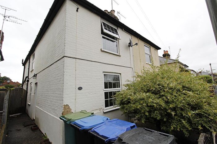 3 Bedroom Property To Rent In Kings Head Lane, Byfleet, West Byfleet, KT14