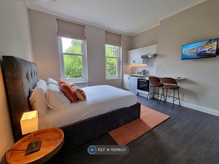 Studio To Rent In Crescent Road, Bournemouth, BH2