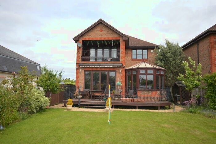 4 Bedroom Detached House To Rent In Hythe End Road, Wraysbury, Staines-Upon-Thames, TW19