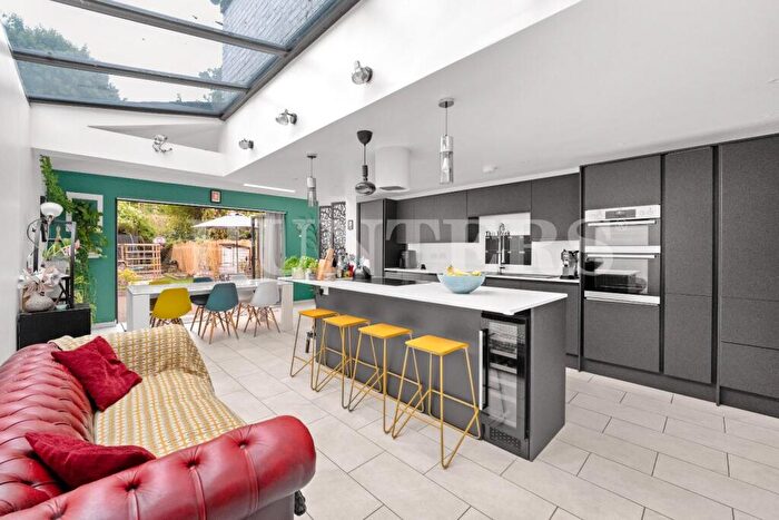 4 Bedroom House For Sale In Beaconsfield Road, London, N15