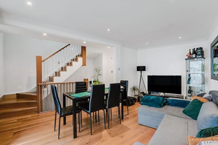 4 Bedroom Terraced House To Rent In Fortune Green Road, West Hampstead, NW6