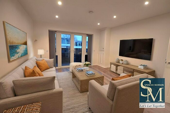 1 Bedroom Apartment To Rent In Lesley Court, High Road, Loughton, IG10