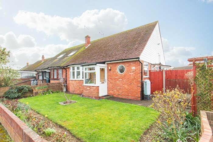 2 Bedroom Bungalow For Sale In Brook Close, Herne Bay, CT6