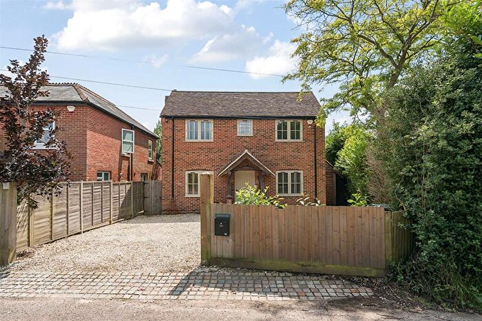 3 Bedroom Detached House For Sale In Twynhams Hill, Shirrell Heath, SO32