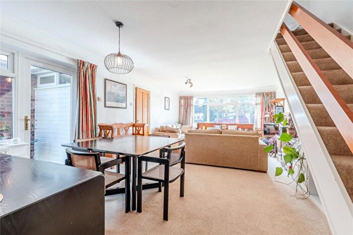 3 Bedroom Link Detached House For Sale In Plantation Avenue, Shadwell, Leeds, LS17