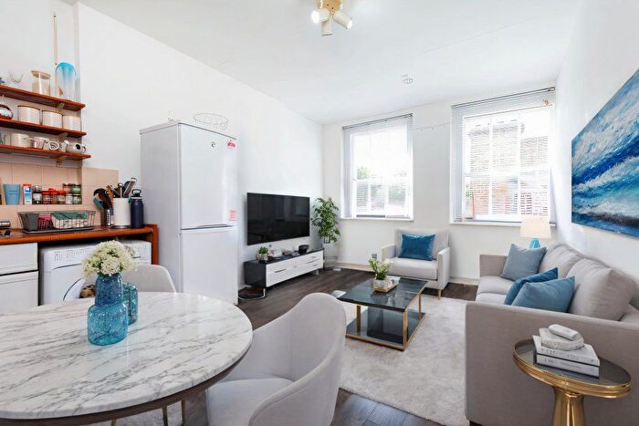 1 Bedroom Flat To Rent In Nevern Road, London, SW5