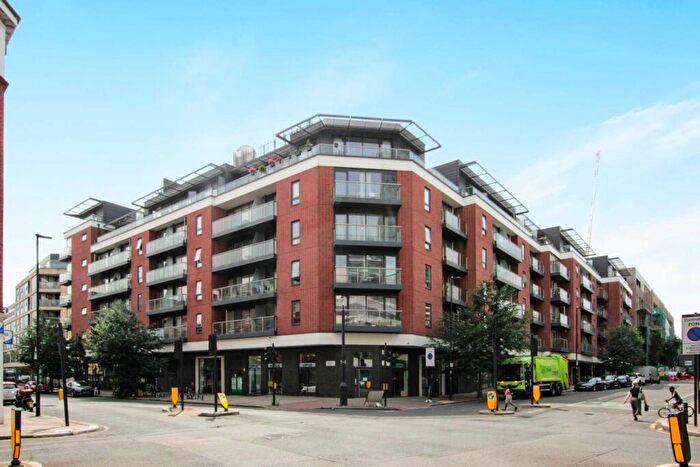2 Bedroom Apartment To Rent In Central Street, London, EC1V