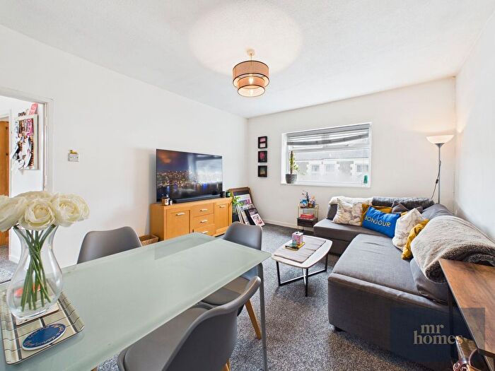 2 Bedroom Flat For Sale In Wells Street, Riverside, Cardiff, CF11