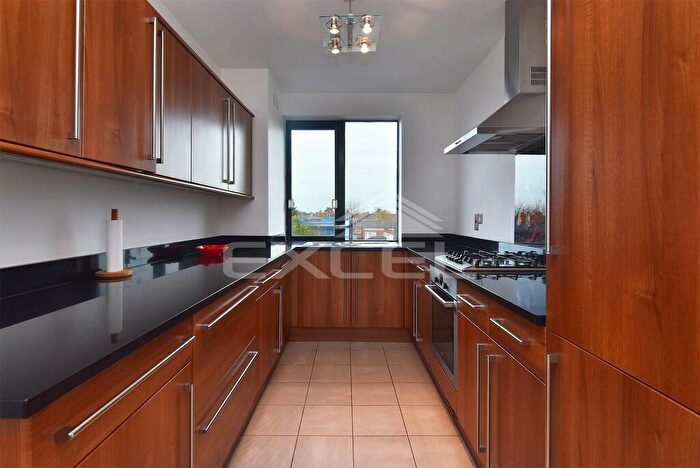 2 Bedroom Apartment To Rent In Wellington Court, St Johns Wood, NW8