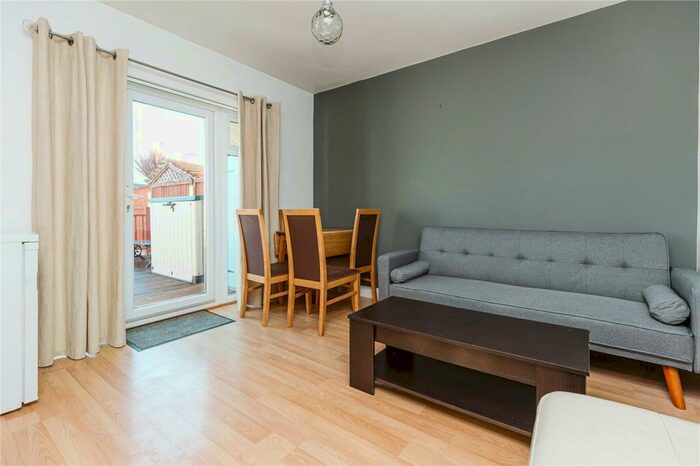 4 Bedroom Terraced House To Rent In Mortimer Road, Filton, Bristol, BS34