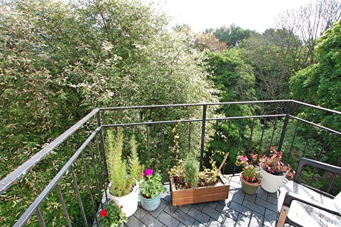 2 Bedroom Flat For Sale In Temple Street, Keynsham, Bristol, BS31