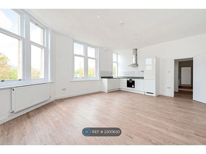 2 Bedroom Flat To Rent In Lynchford Road, Farnborough, GU14