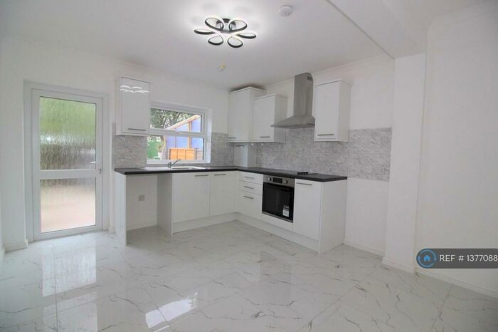 3 Bedroom Terraced House To Rent In Tower Gardens Road, London, N17