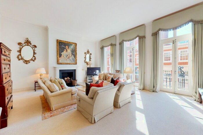 2 Bedroom Flat To Rent In Balfour Place, London, W1K