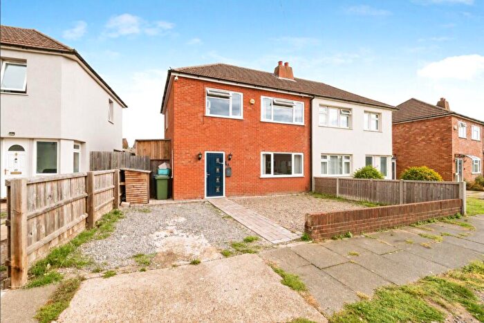 3 Bedroom Semi Detached House For Sale In Kent View, Aveley, South Ockendon, Essex, RM15