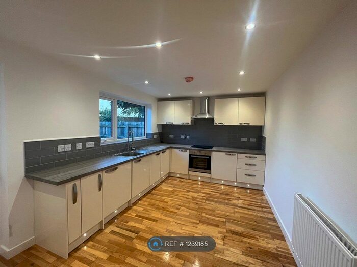 3 Bedroom End Of Terrace House To Rent In Cheaton Close, Leominster, HR6