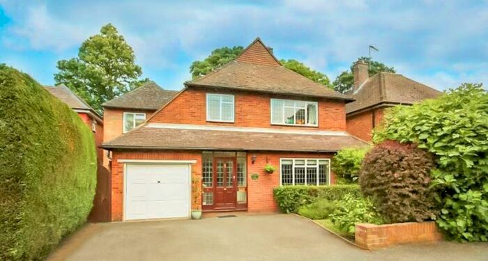 4 Bedroom Detached House To Rent In Weston Way, Pyrford, GU22