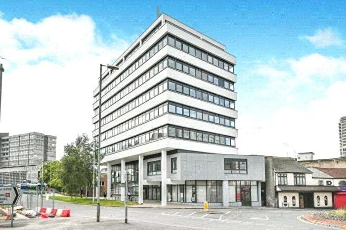 1 Bedroom Apartment To Rent In The Lock, Fleming Way, Swindon, Wiltshire, SN1