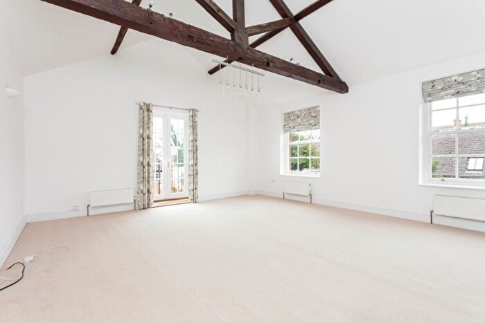 2 Bedroom Apartment To Rent In High Street Odiham, RG29