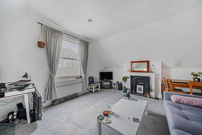 1 Bedroom Flat To Rent In Bedford Hill, Balham, London, SW12