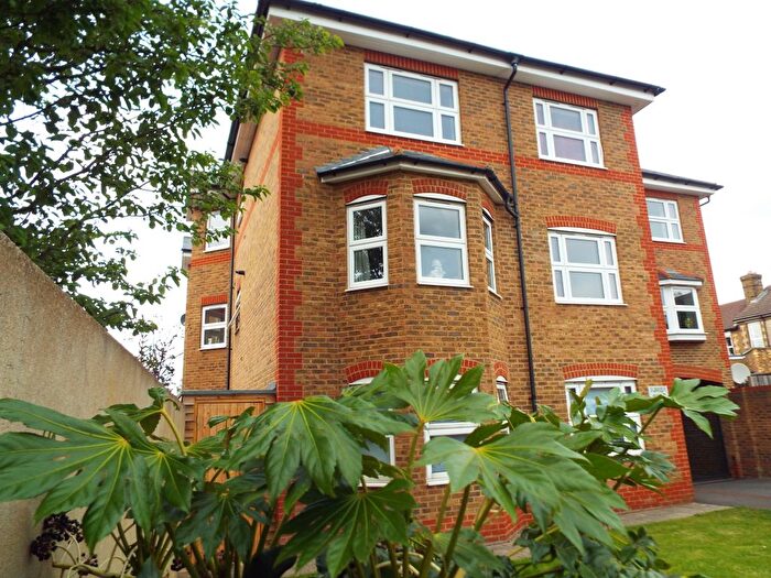 2 Bedroom Flat To Rent In Summer Court, Maidstone, ME14