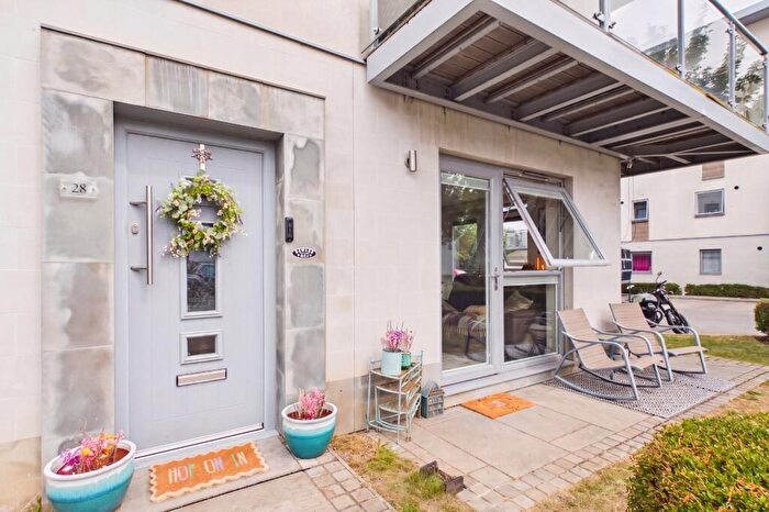 2 Bedroom Flat For Sale In Wallingford Way, Maidenhead, Berkshire, SL6