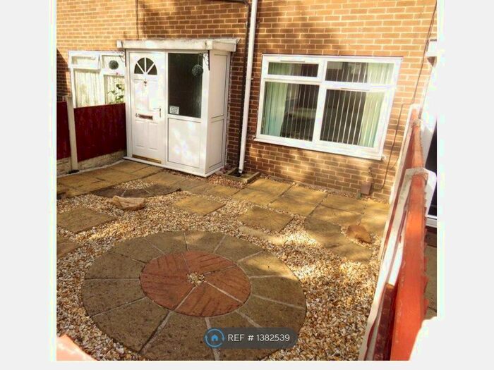 2 Bedroom Terraced House To Rent In Landseer Walk, Bramley, LS13