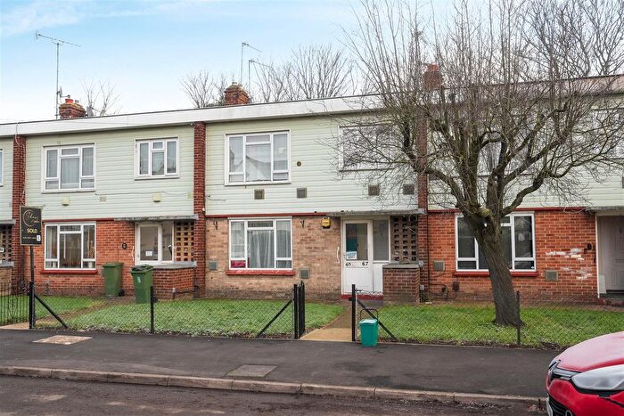 2 Bedroom Flat For Sale In Sipson Way, Sipson, West Drayton, UB7